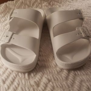 Womens 2 strap slides